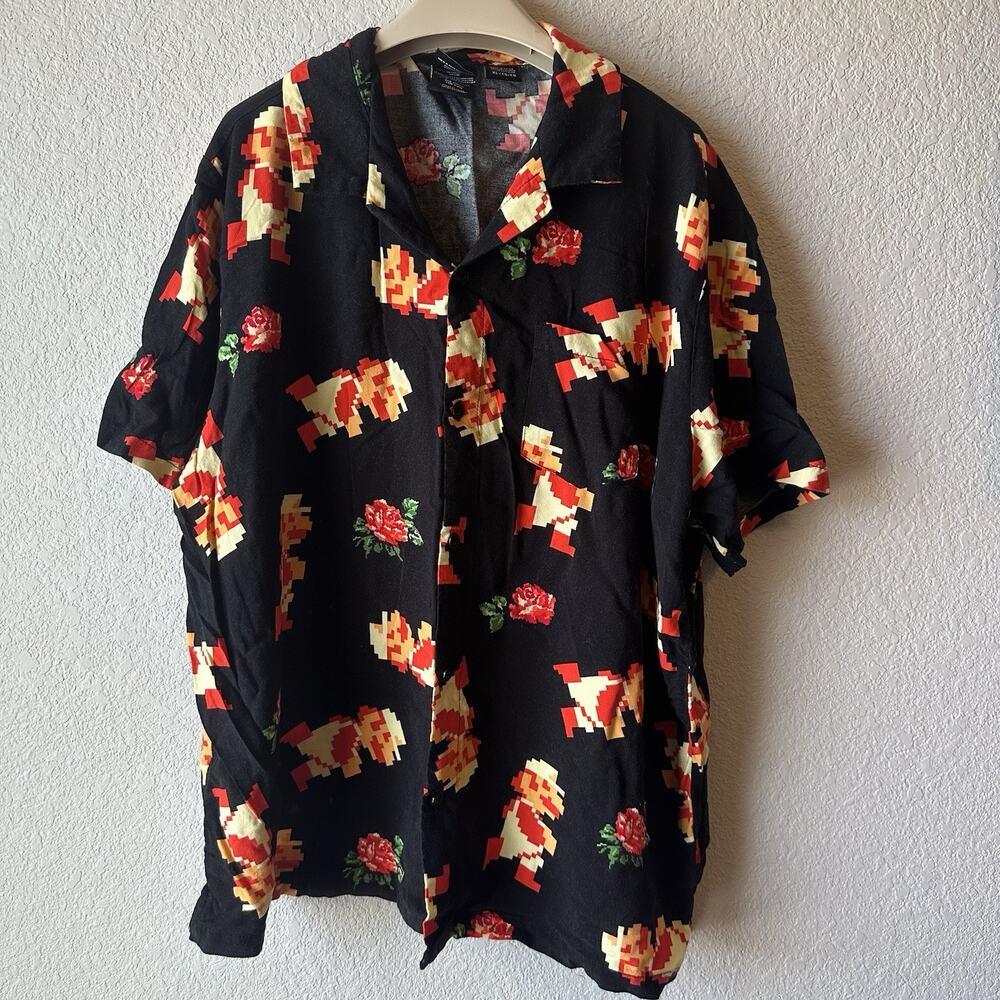 Super Mario Brothers Mens Shirt XL Black Roses Camp Video Game Short Sleeve EUC